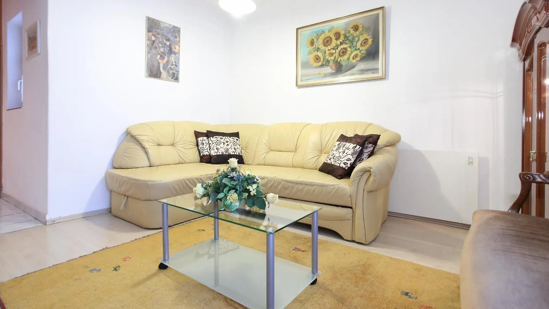 Classic Apartment I Close To Main Station I 10 Minutes To Belvedere  Vienna