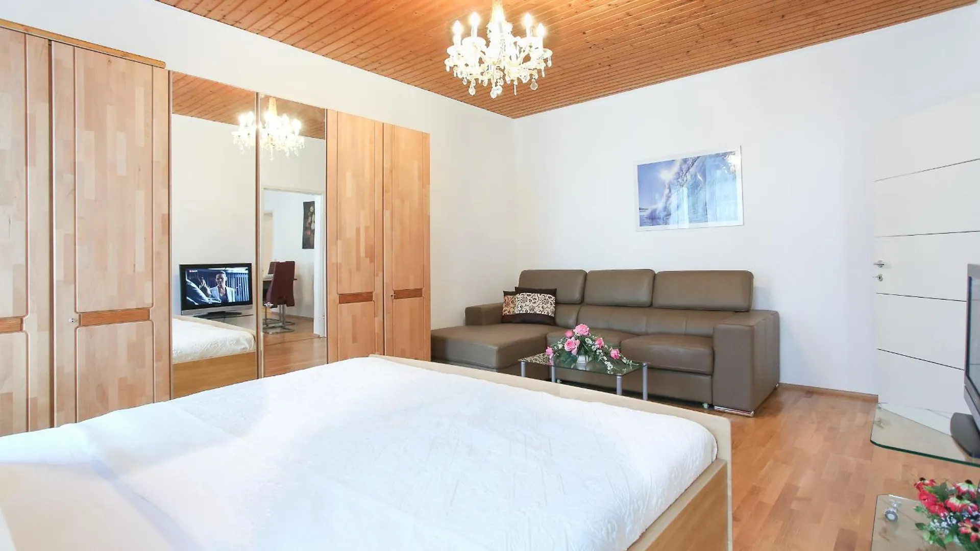 Classic Apartment I Close To Main Station I 10 Minutes To Belvedere Vienna