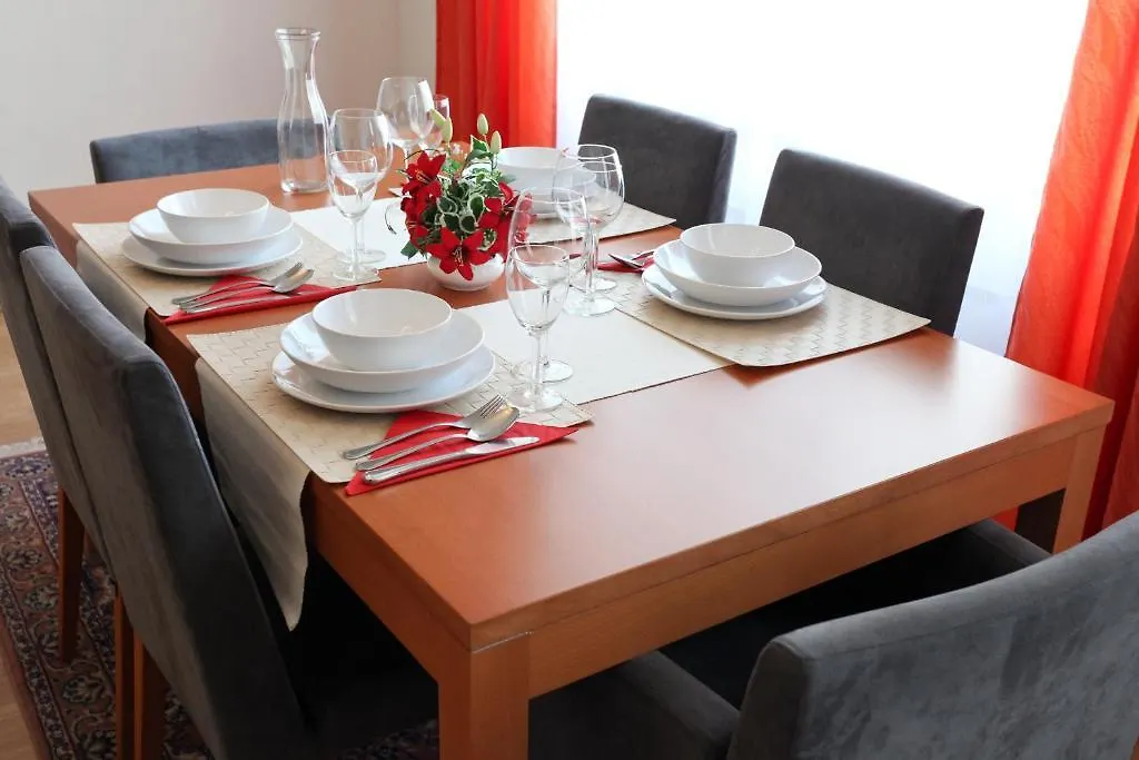 Classic Apartment I Close To Main Station I 10 Minutes To Belvedere