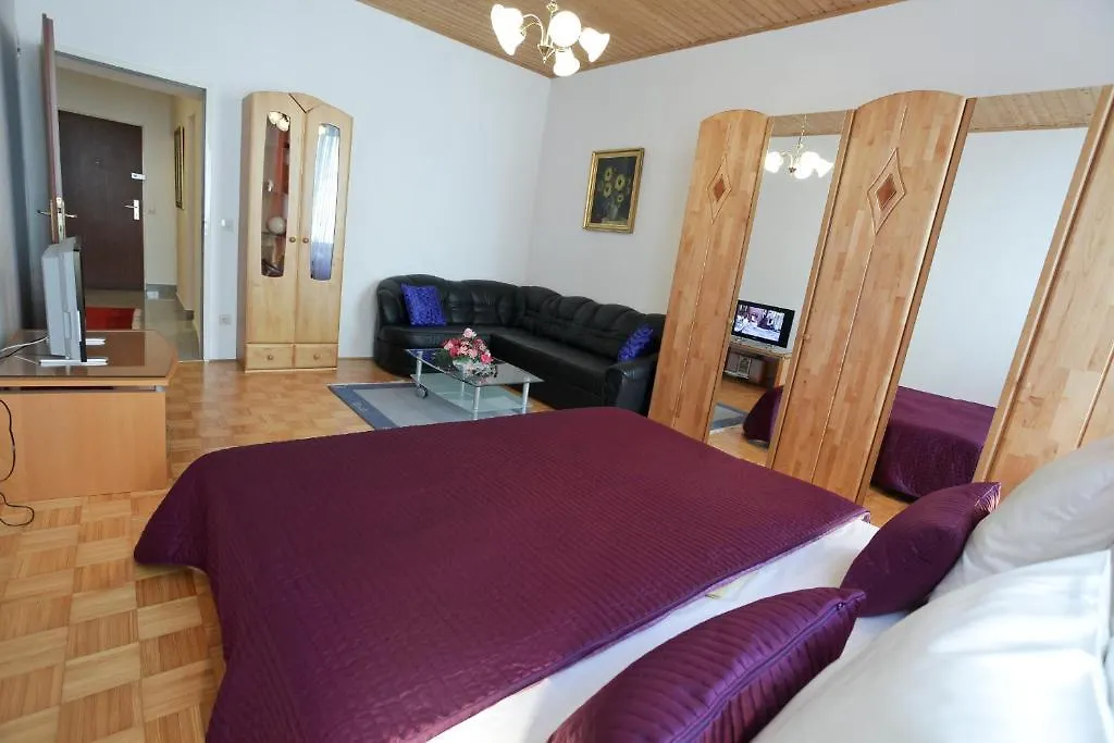 Classic Apartment I Close To Main Station I 10 Minutes To Belvedere