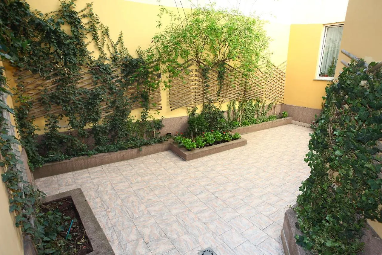 Classic Apartment I Close To Main Station I 10 Minutes To Belvedere