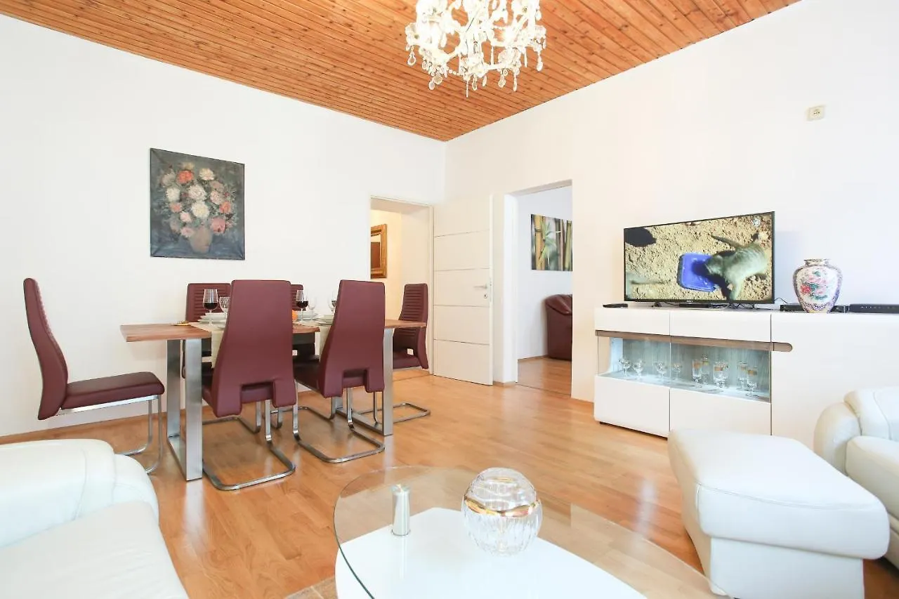 Classic Apartment I Close To Main Station I 10 Minutes To Belvedere Wien