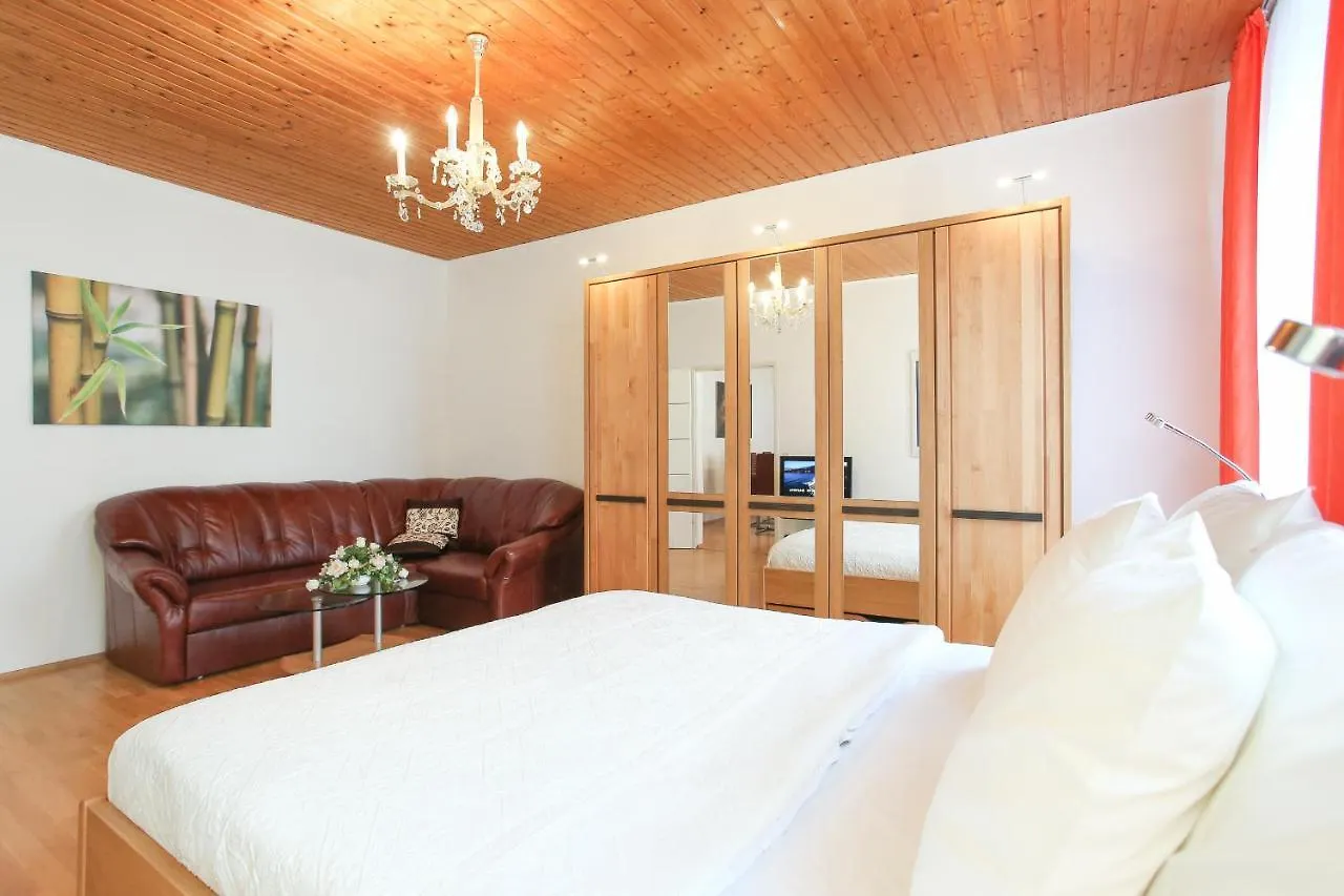 Classic Apartment I Close To Main Station I 10 Minutes To Belvedere Vienne