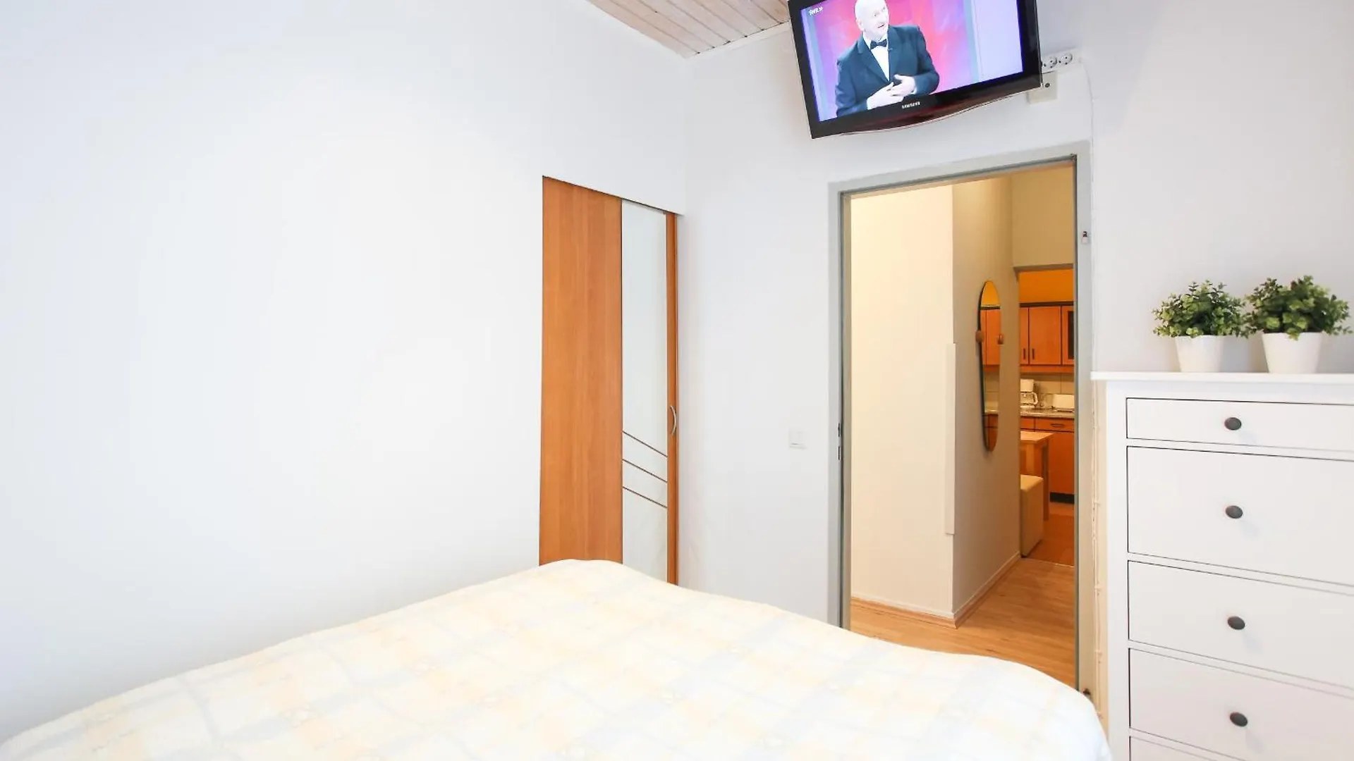 Mozart Apartments Vienna 0*,