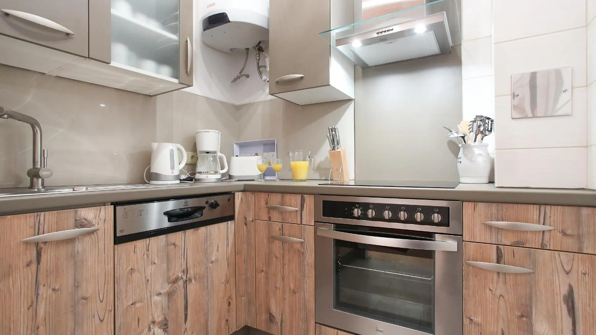 Mozart Apartments Vienna 0*,  Austria